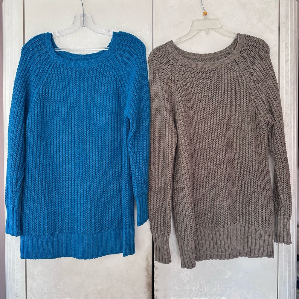 Set of 2 American Eagle Jegging Sweaters